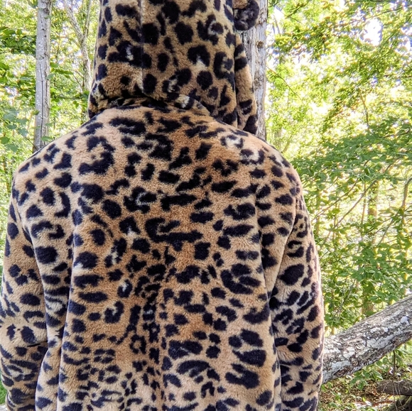 Wild Fable fuzzy cute leopard jacket with ears - Picture 2 of 4